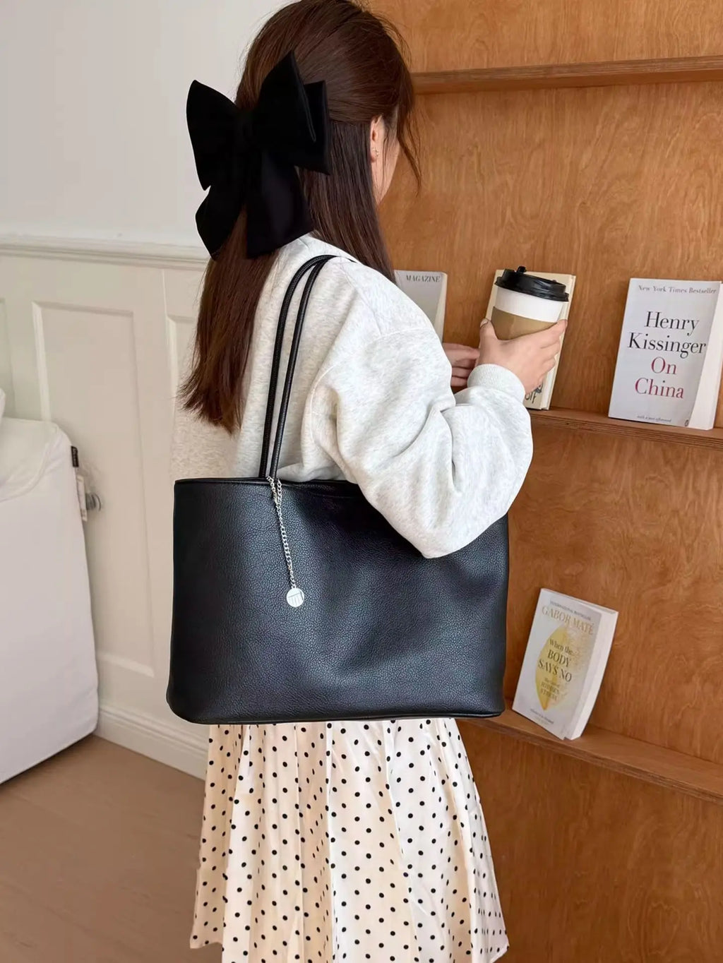 Minimal Shoulder Tote Bag