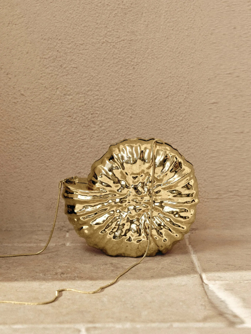 Shell-Shape Chain Shoulder Bag