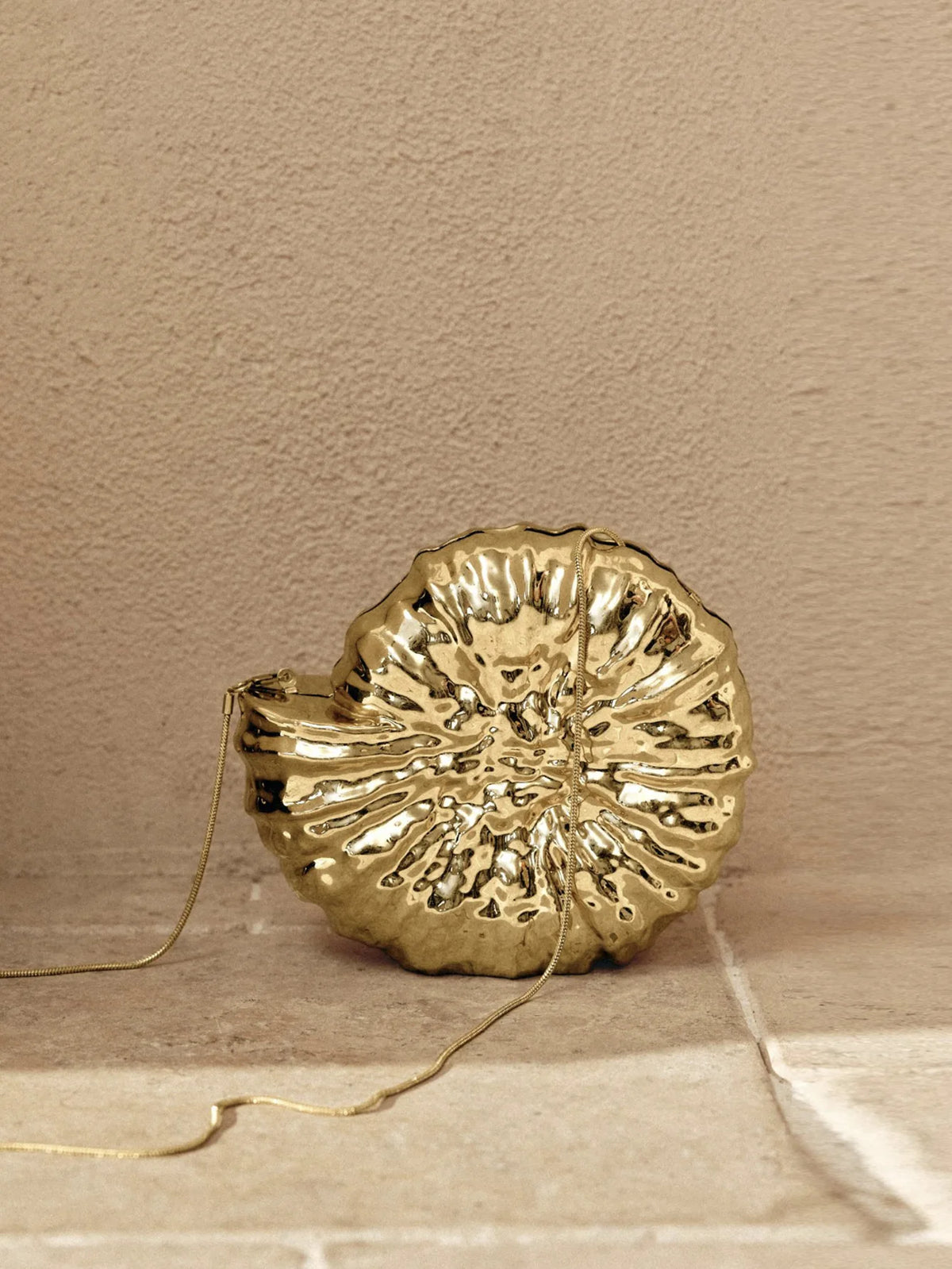 Shell-Shape Chain Shoulder Bag