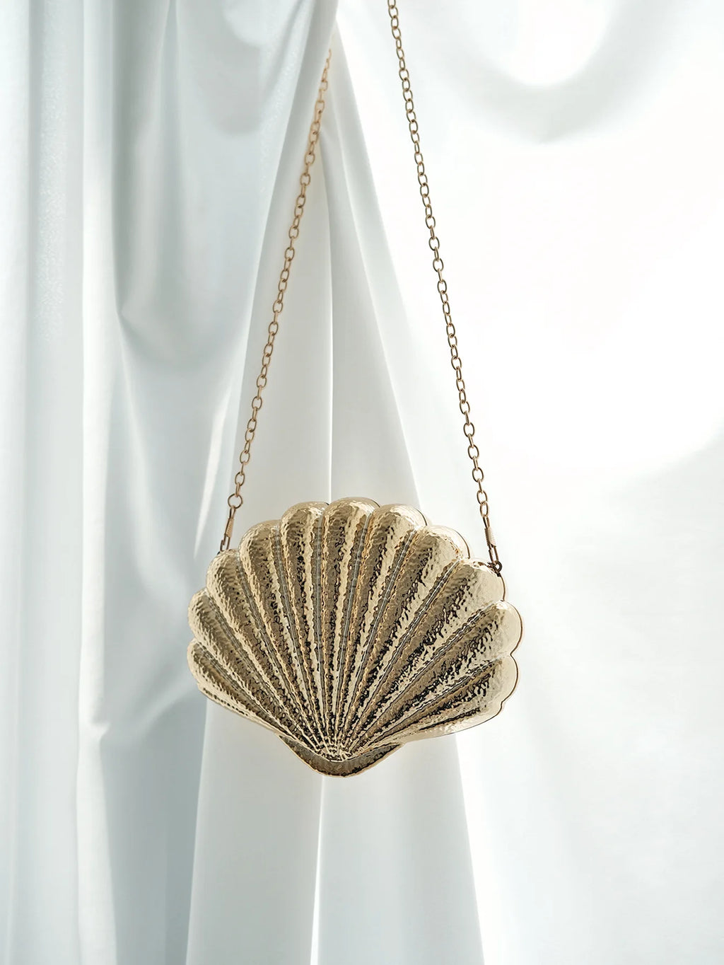 Metallic Shell-Shaped Clutch Bag