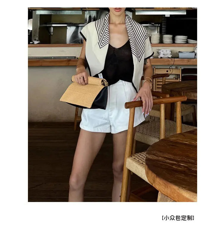 Bar-Top Chain Shoulder Bag