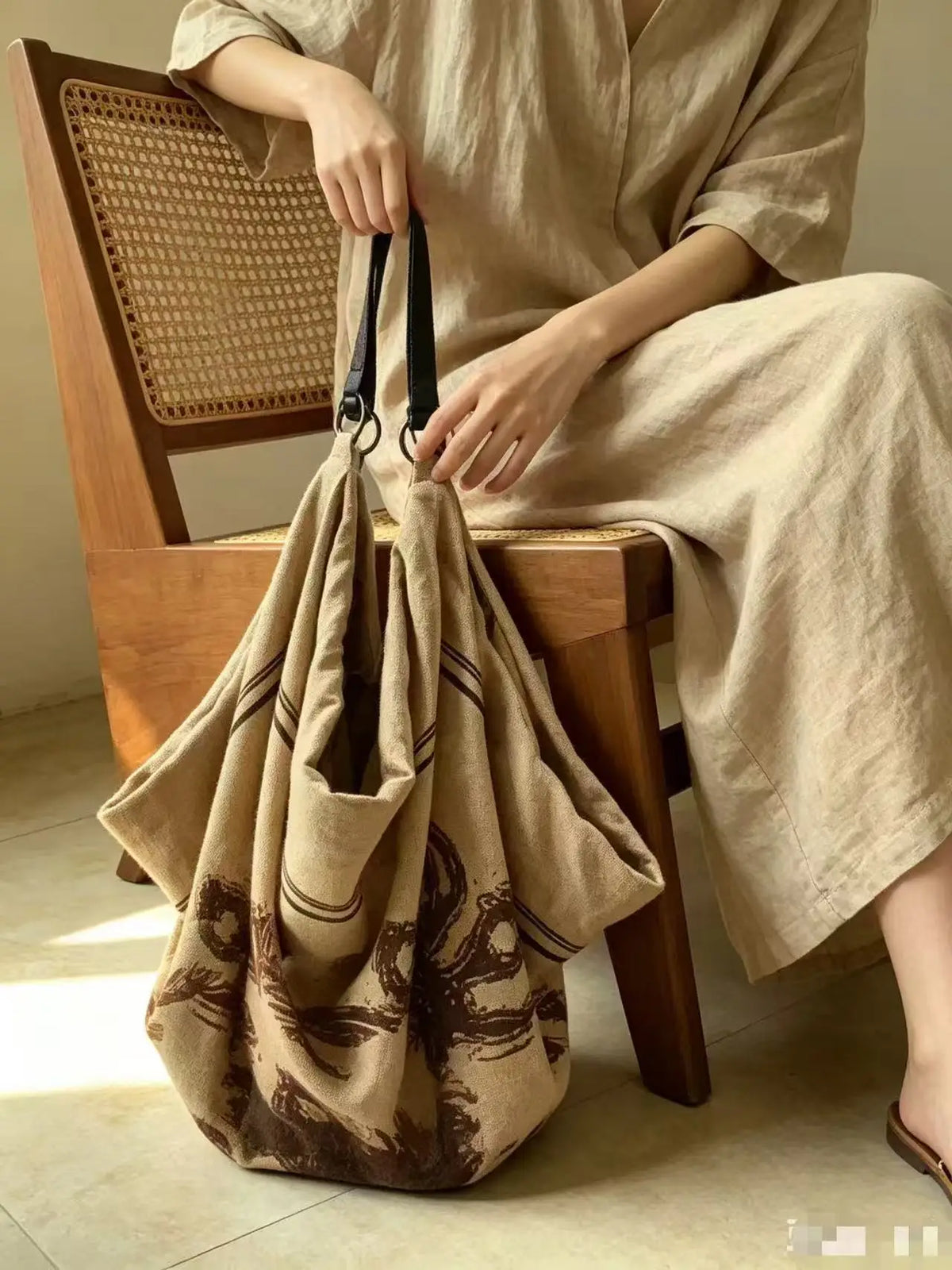 Graphic Slouchy Shoulder Tote
