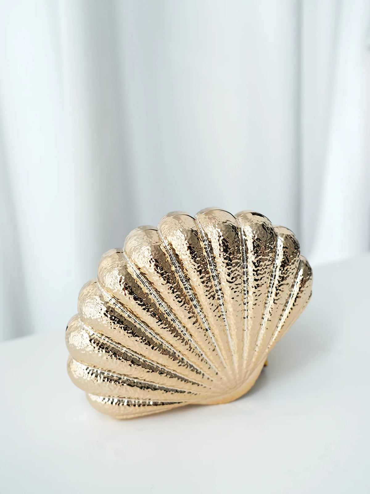 Metallic Shell-Shaped Clutch Bag