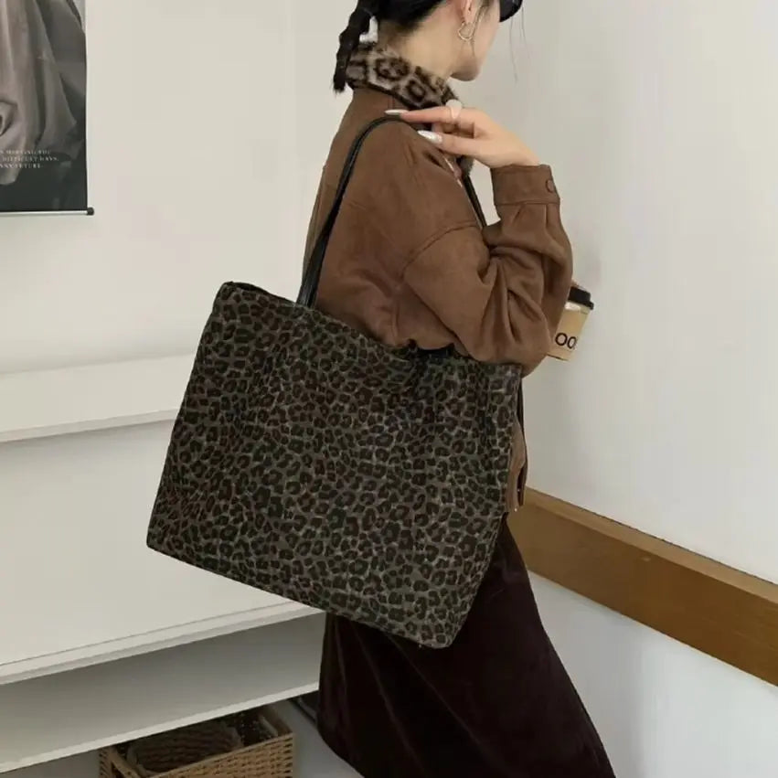 Leopard-Pattern Shoulder Tote