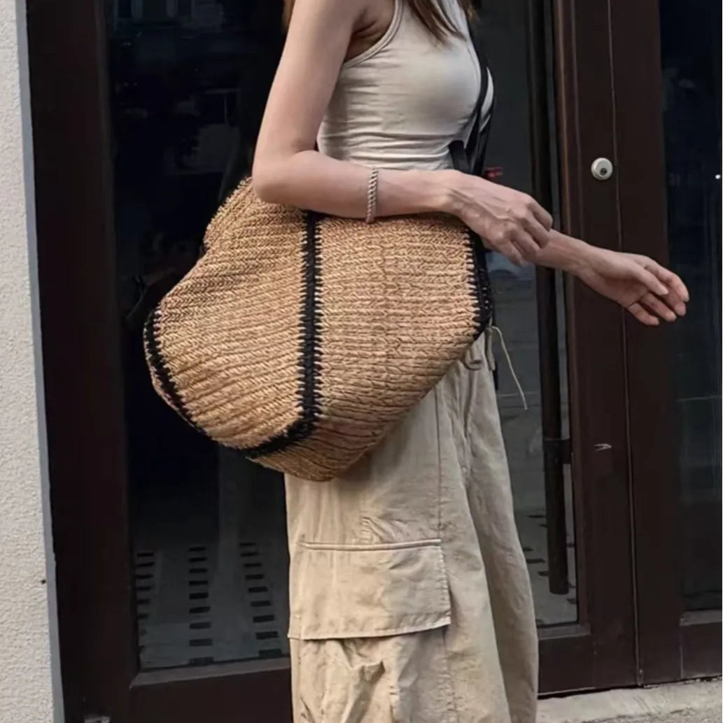 Contrast-Trim Woven Shoulder Bag