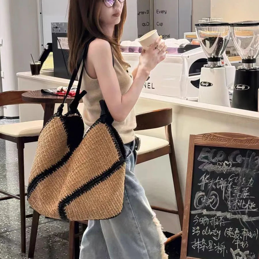 Contrast-Trim Woven Shoulder Bag