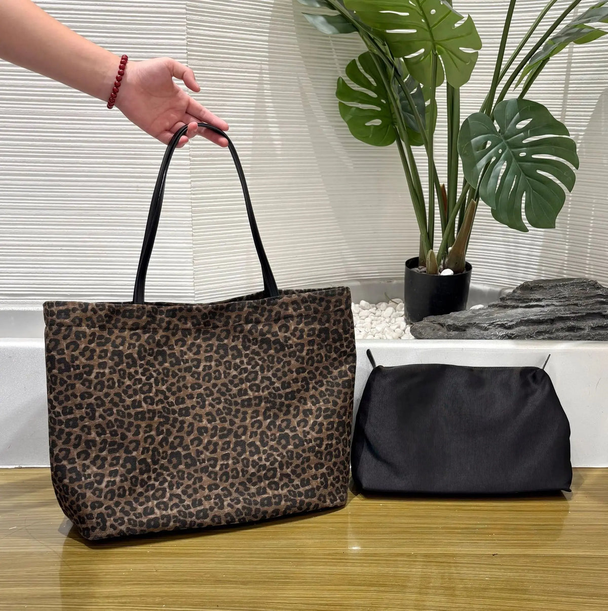 Leopard-Pattern Shoulder Tote