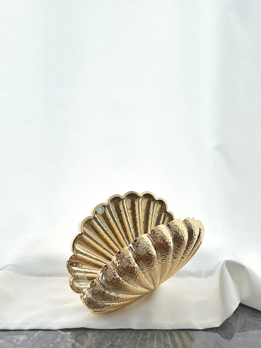 Metallic Shell-Shaped Clutch Bag